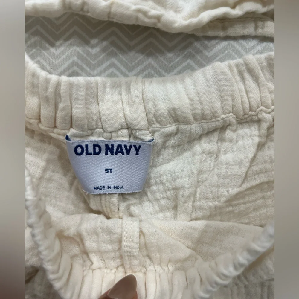 Old Navy Cream Kids Shorts Set with Rainbow Detail